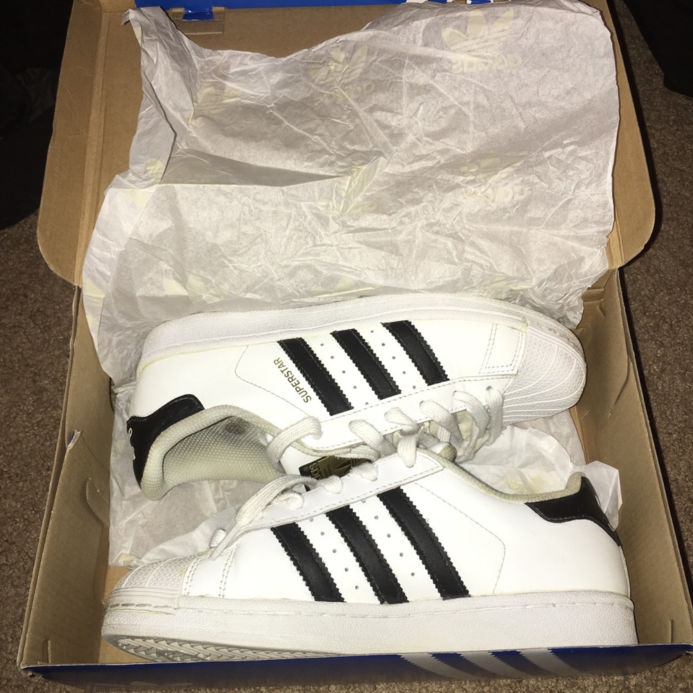 Adidas superstars